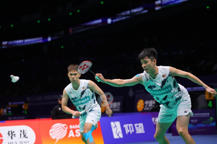 关于泰国羽毛球队完胜印尼羽毛球队,陶菲克爆发神勇的信息 关于泰国羽毛球队完胜印尼羽毛球队,陶菲克爆发神勇的信息