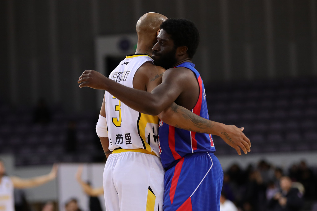 包含江苏队惨遭天津男篮逆转，遗憾告负的词条