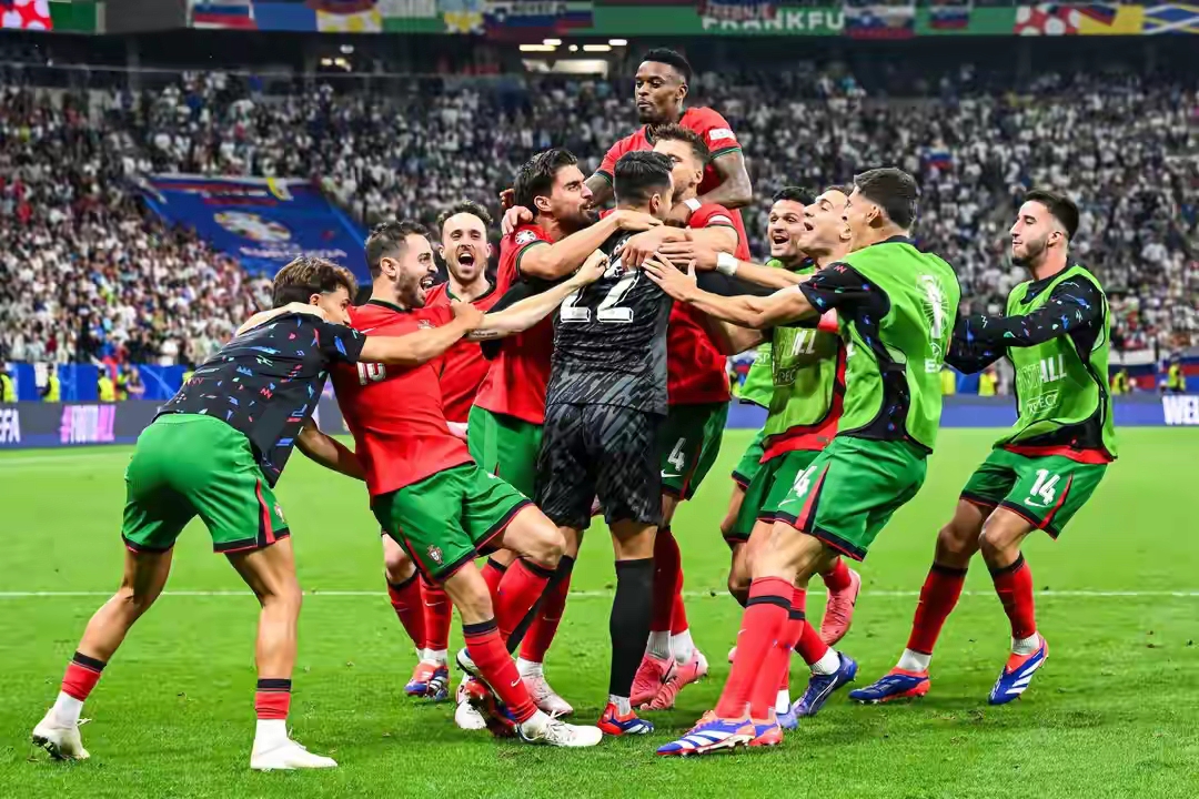 包含克罗地亚在欧预赛中获得重要胜利，斯洛文尼亚比不敌的词条