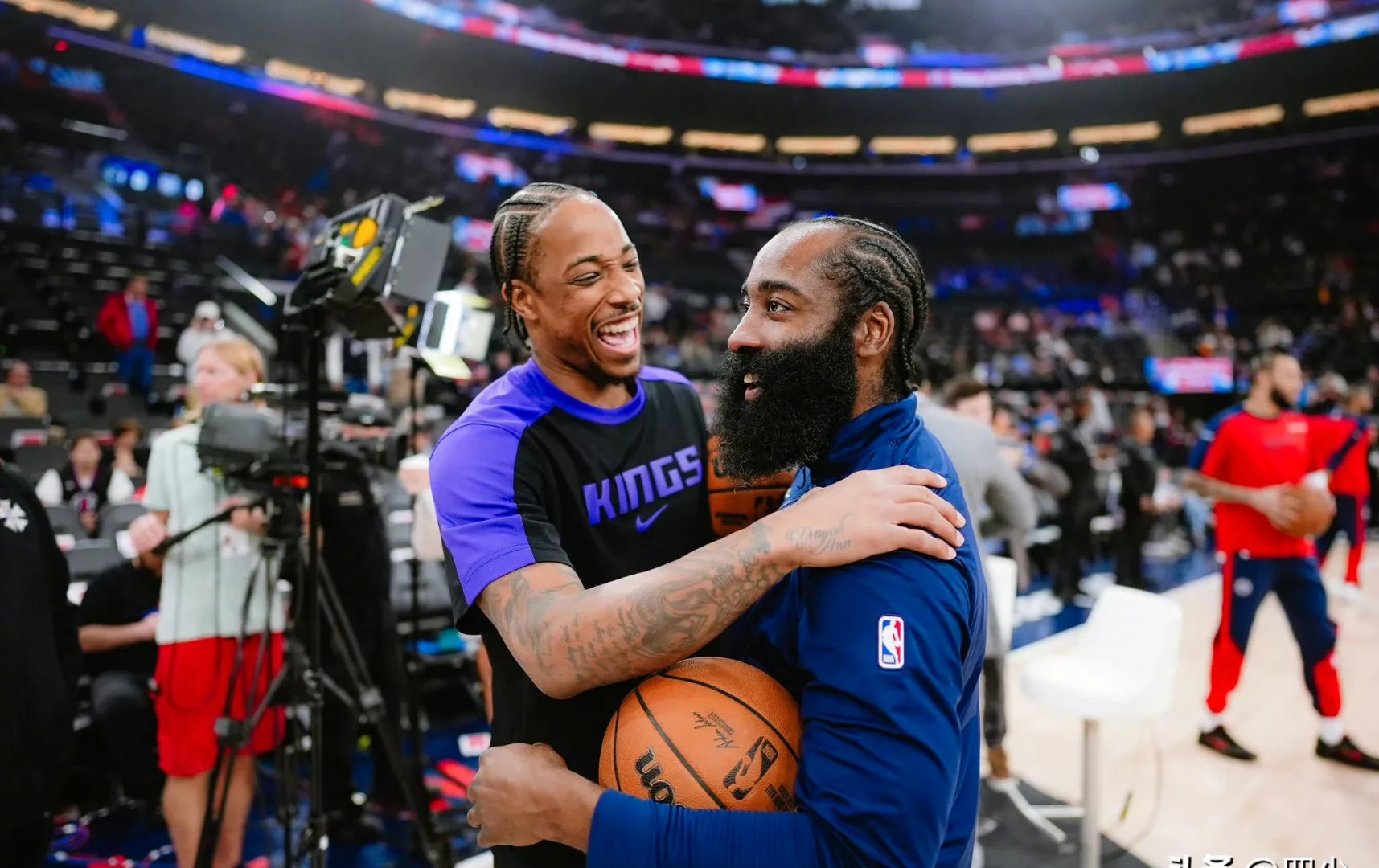 包含骑士不敌篮网，拉文连续两场+表现出色的词条