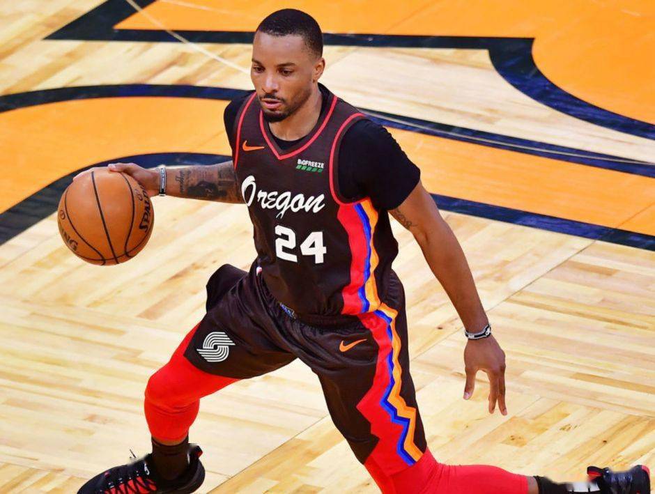 开拓者奇兵勇夺三分，战胜多特蒙德