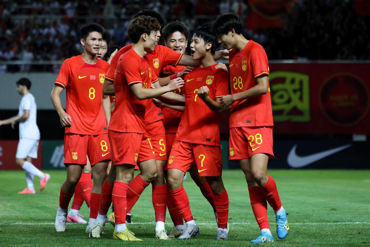 PG电子官网-顶级中国足球联赛战况激烈，球员们奋力角逐冠军的简单介绍