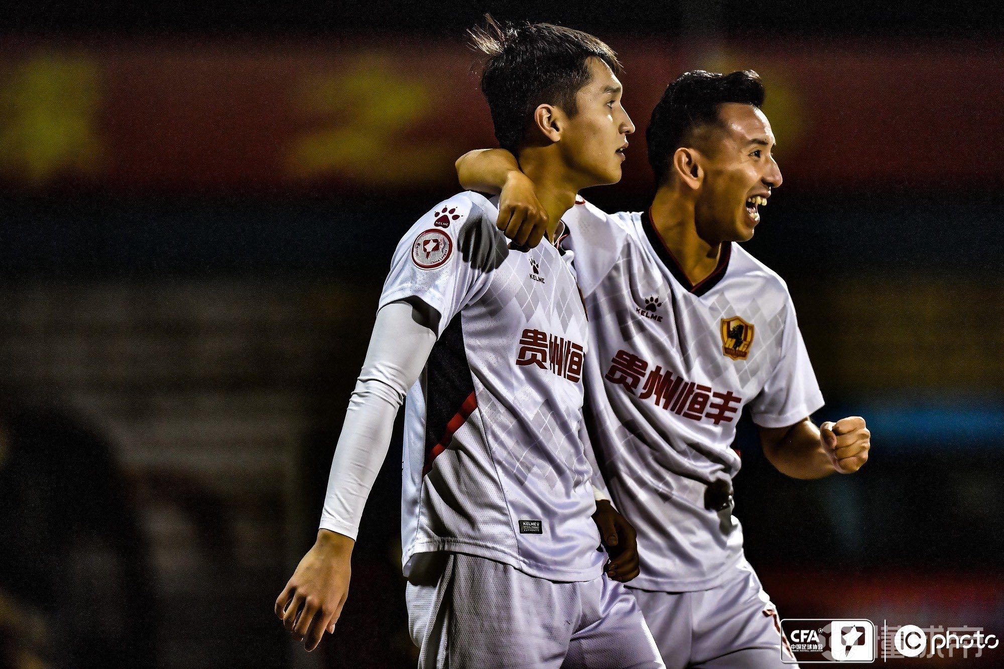 贵州队在比赛中追赶对手，寻求胜利