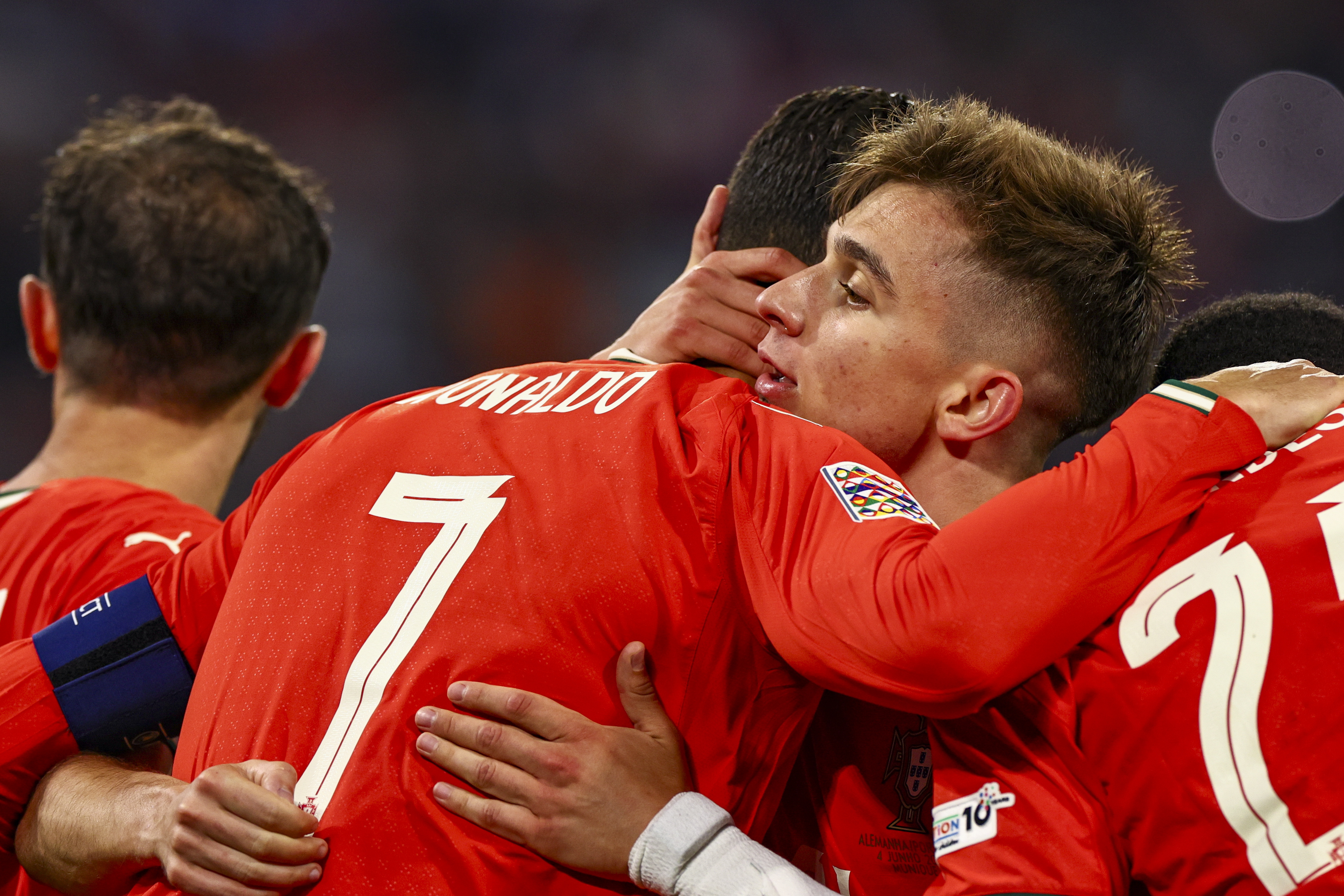 PG SOFT游戏-包含葡萄牙队再次战平，出线形势险峻的词条