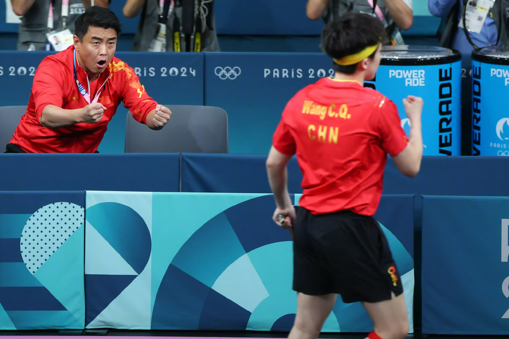 包含法国队轻取波兰队，梁靖崑点燃赛场的词条