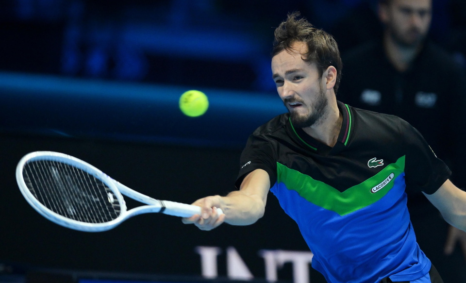 包含ATP总决赛逆转拉沃尔杯，兹维列夫关键制胜的词条