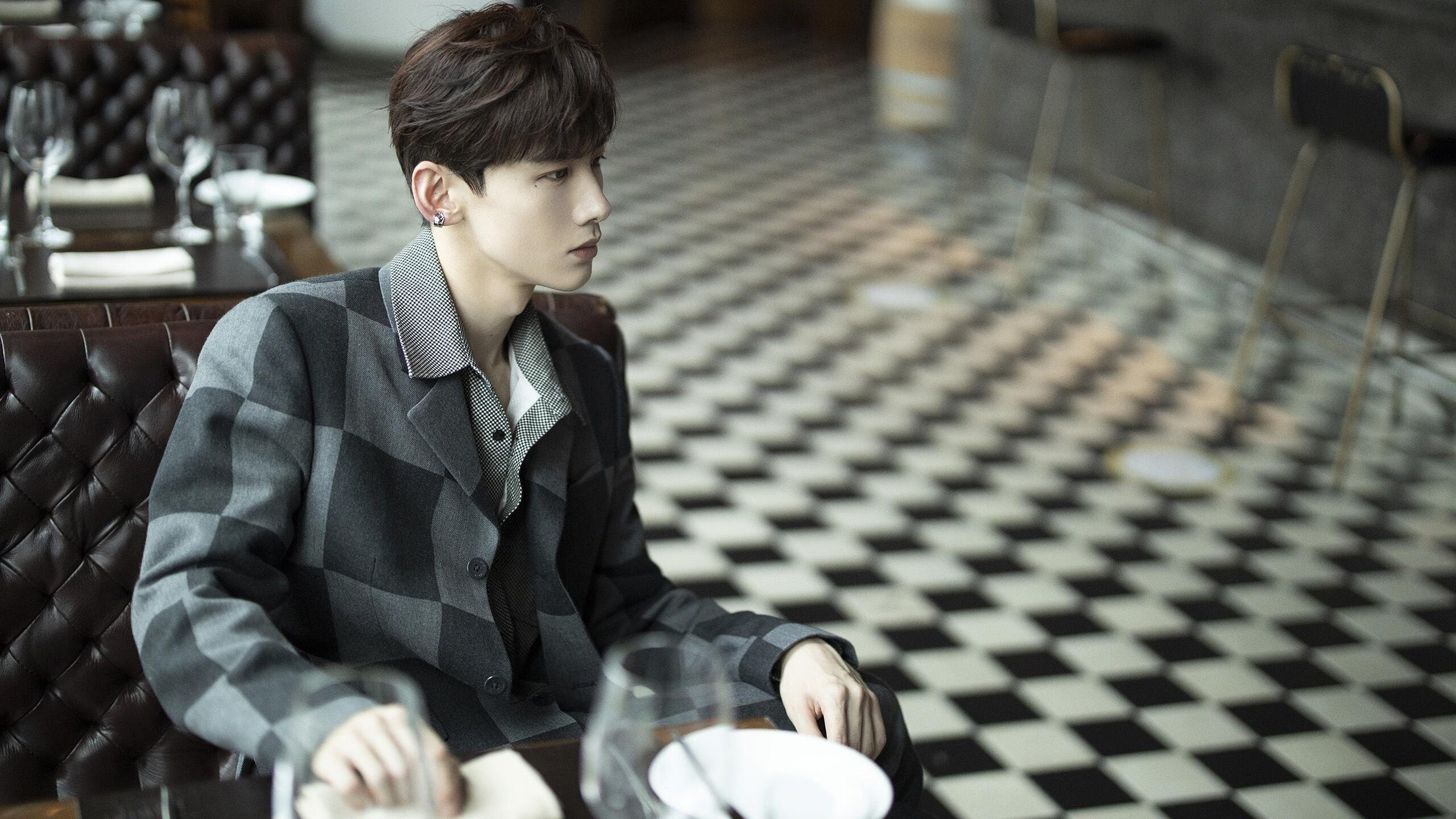 PG电子官网-绿茵场与硬木地板的交响，当欧冠淘汰赛的悬念，遇上森林狼掀翻掘金的狂野剧本