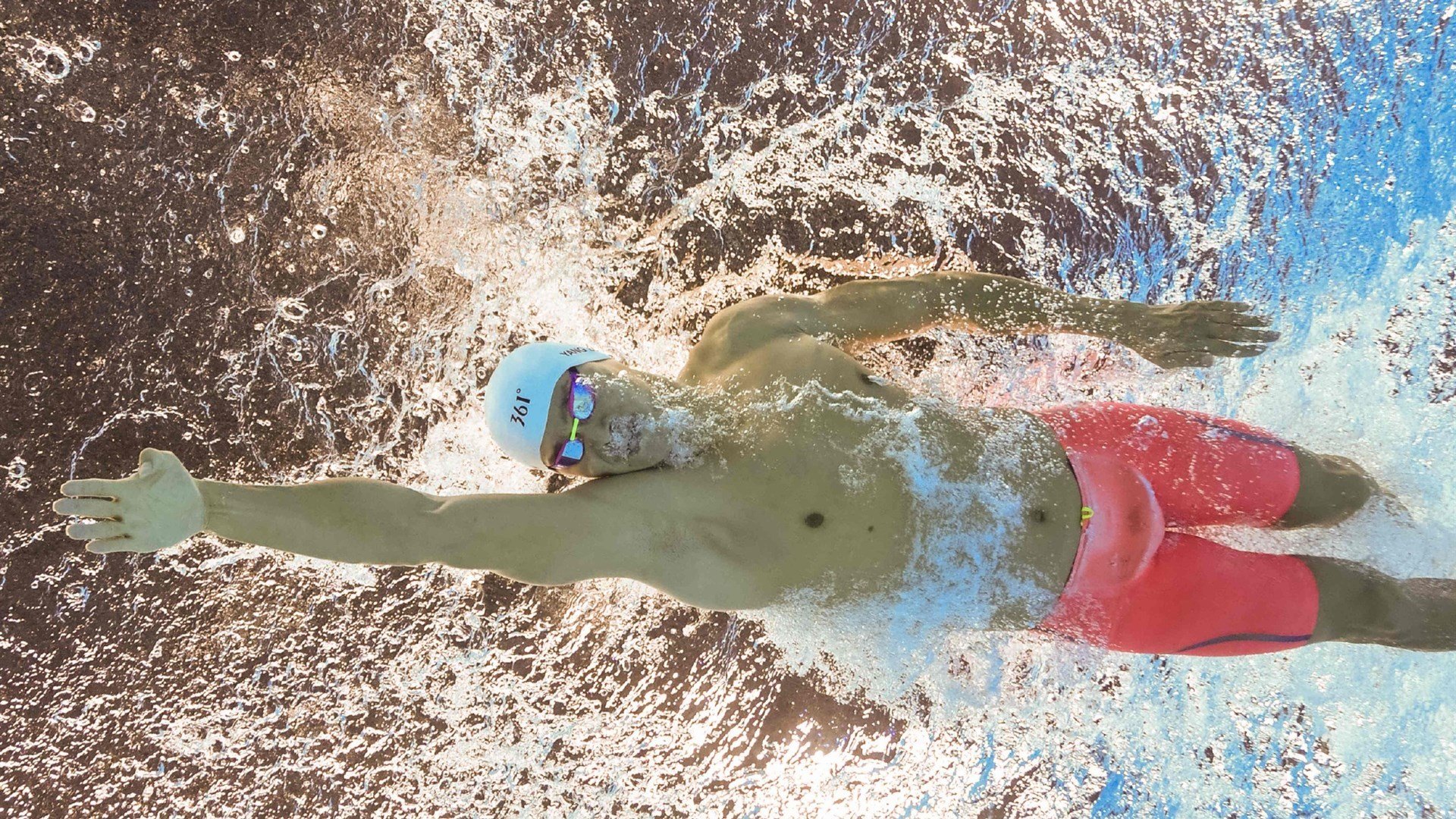 跨界传奇，深圳队战术击溃老鹰，拉文欧冠半决赛上演接管时刻