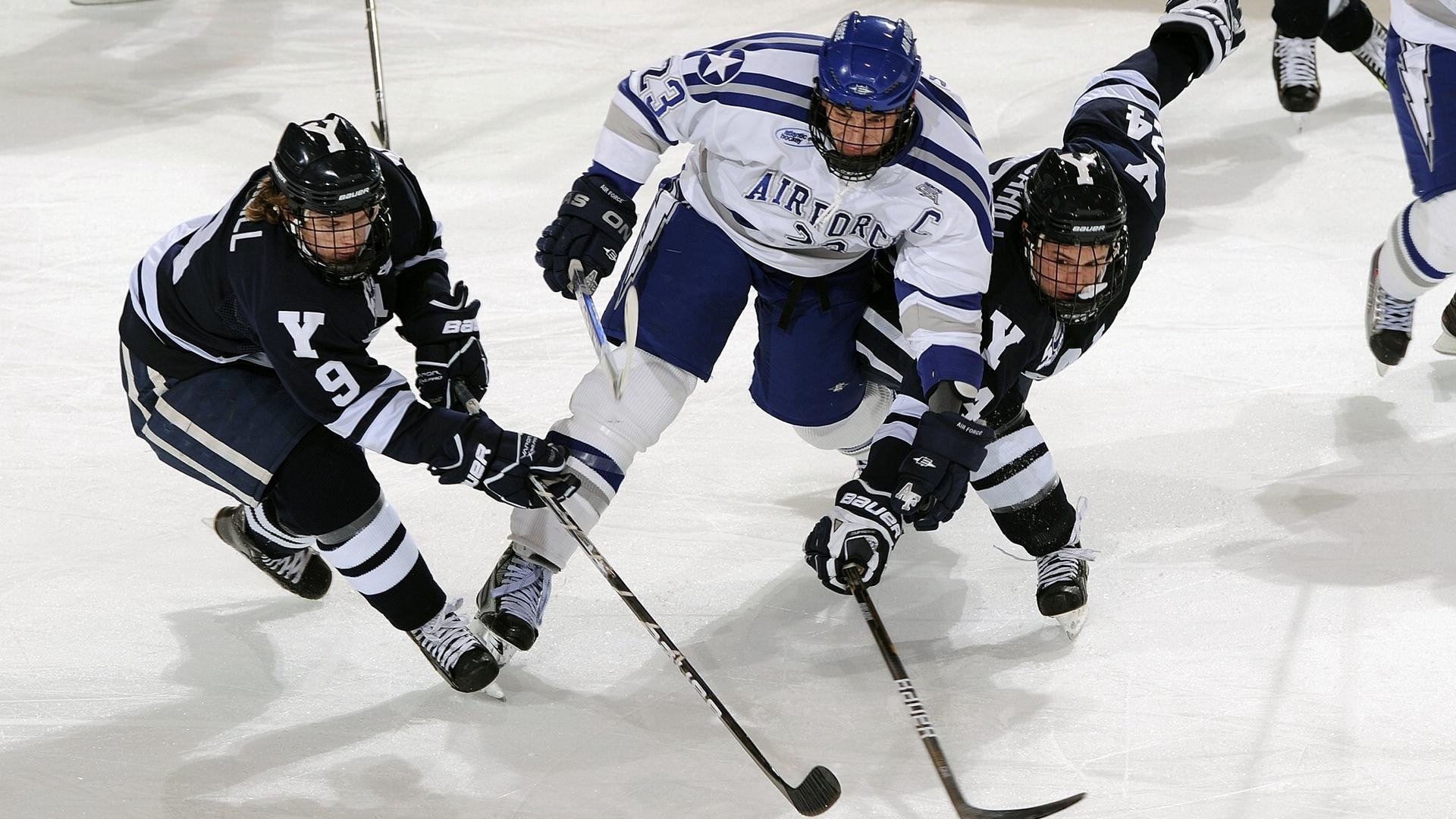 那不勒斯生死战取胜安哥拉，卡马文加在美加墨世界杯接管比赛