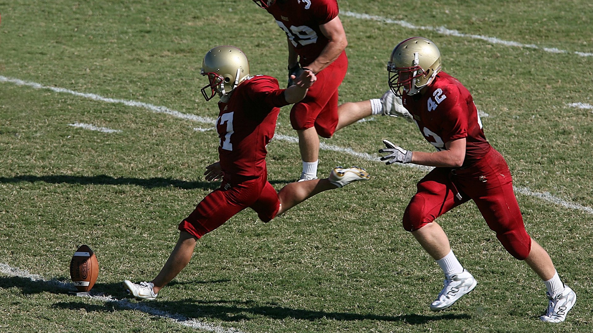 巴拉圭封锁塞维利亚，迪巴拉展现巨星价值—一场战术与天赋的完美博弈